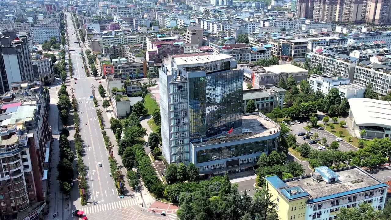 航拍天全县城