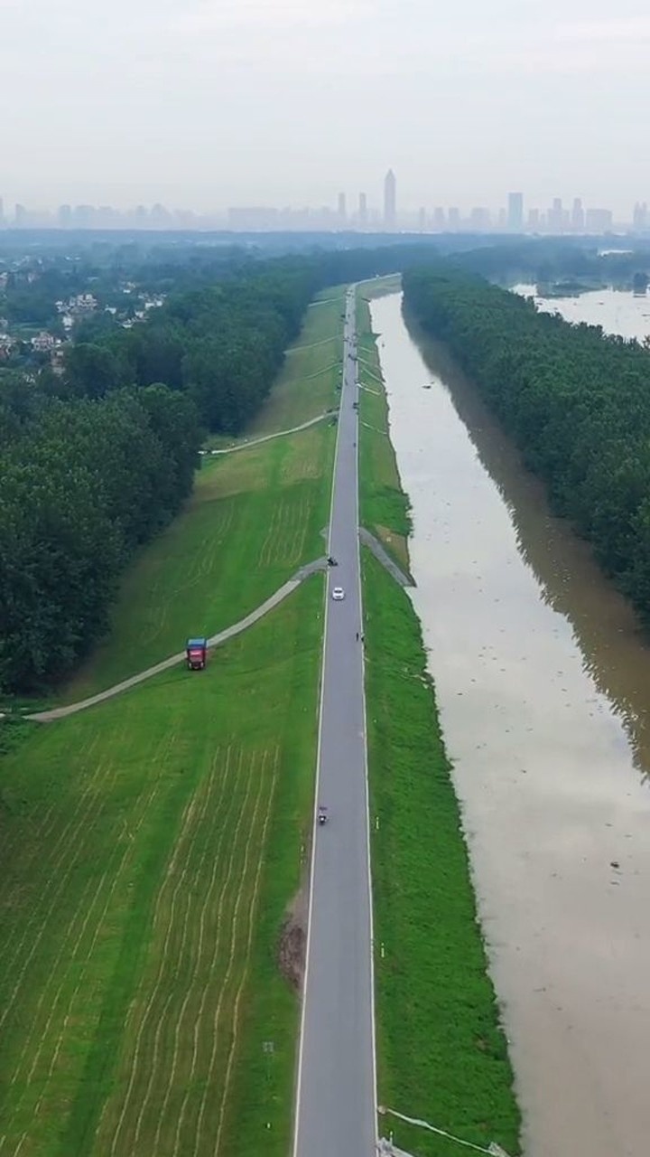 无为大堤全长1245公里是合肥芜湖马鞍山六安的重要防洪屏障祈祷平安