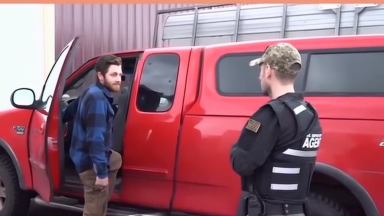 美国赏金猎人出击依法制服嫌疑人功夫高手亚当斯被逮捕