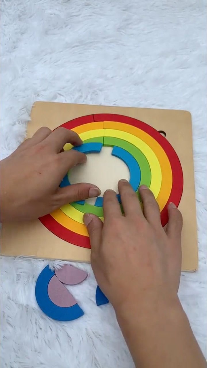 彩虹圈圈,提高颜色和图形的认知