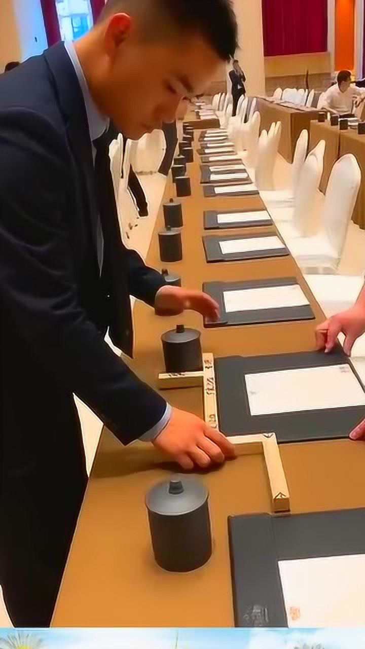 原来会议桌上东西摆放很整齐,都有原因的