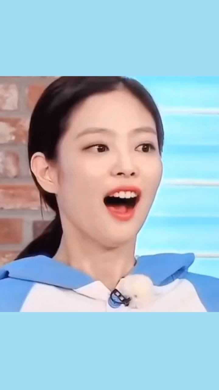 jennie露牙龈笑起来还是这么的好看