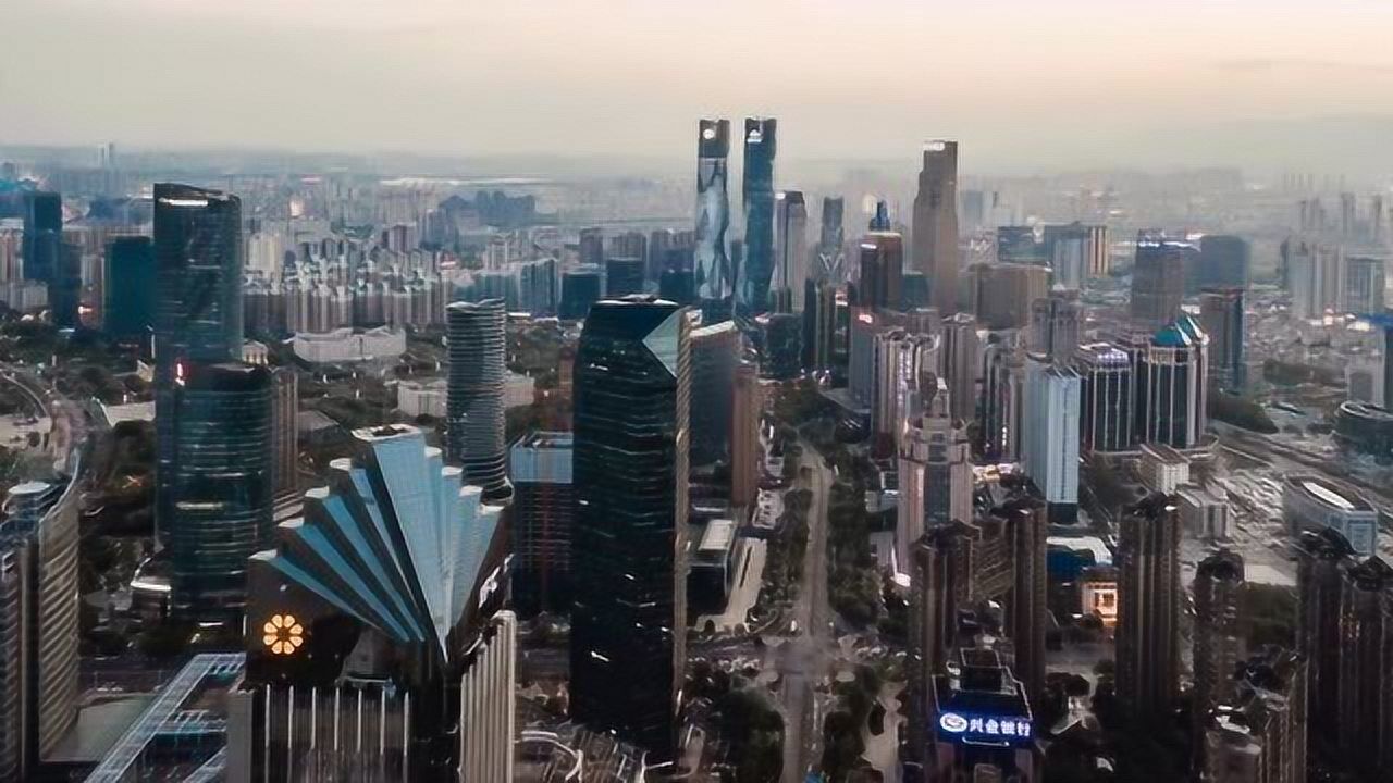 航拍南昌城市样貌被称为江西的陆家嘴这样的城市你爱了吗