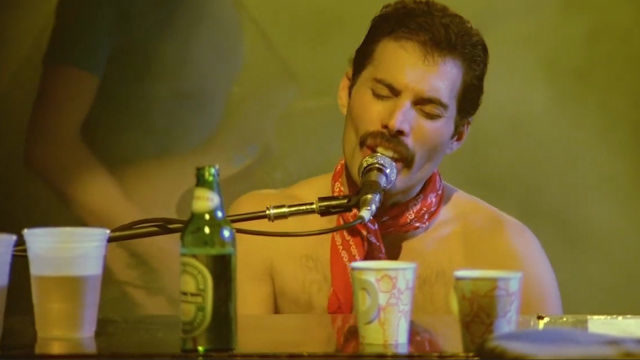 永远无法取代的牙叔!一个把演唱会开成"澡堂"的男人,场场都是经典