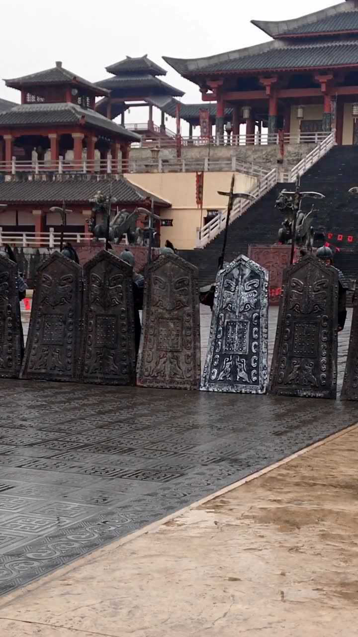 电影里的盾牌阵