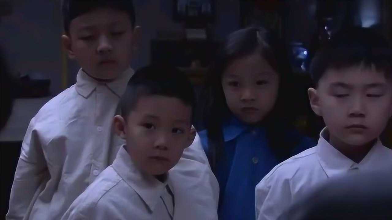 南易和梁拉娣圆房,被孩子看到,说他欺负妈妈_腾讯视频
