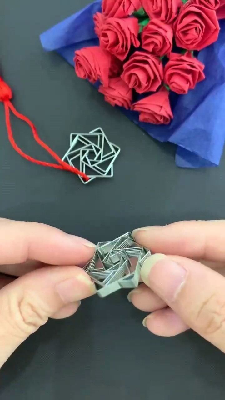 订书针做玫瑰花项链,很好看哦