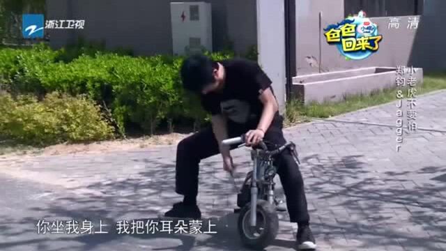 嗯哼上厕所也要喊狗狗陪着小奶音萌化了,这得多喜欢啊