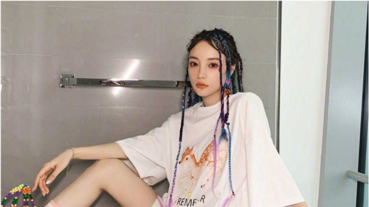 李小璐有多酷爱嘻哈范,即兴说唱张口就来,这水平真不是盖的