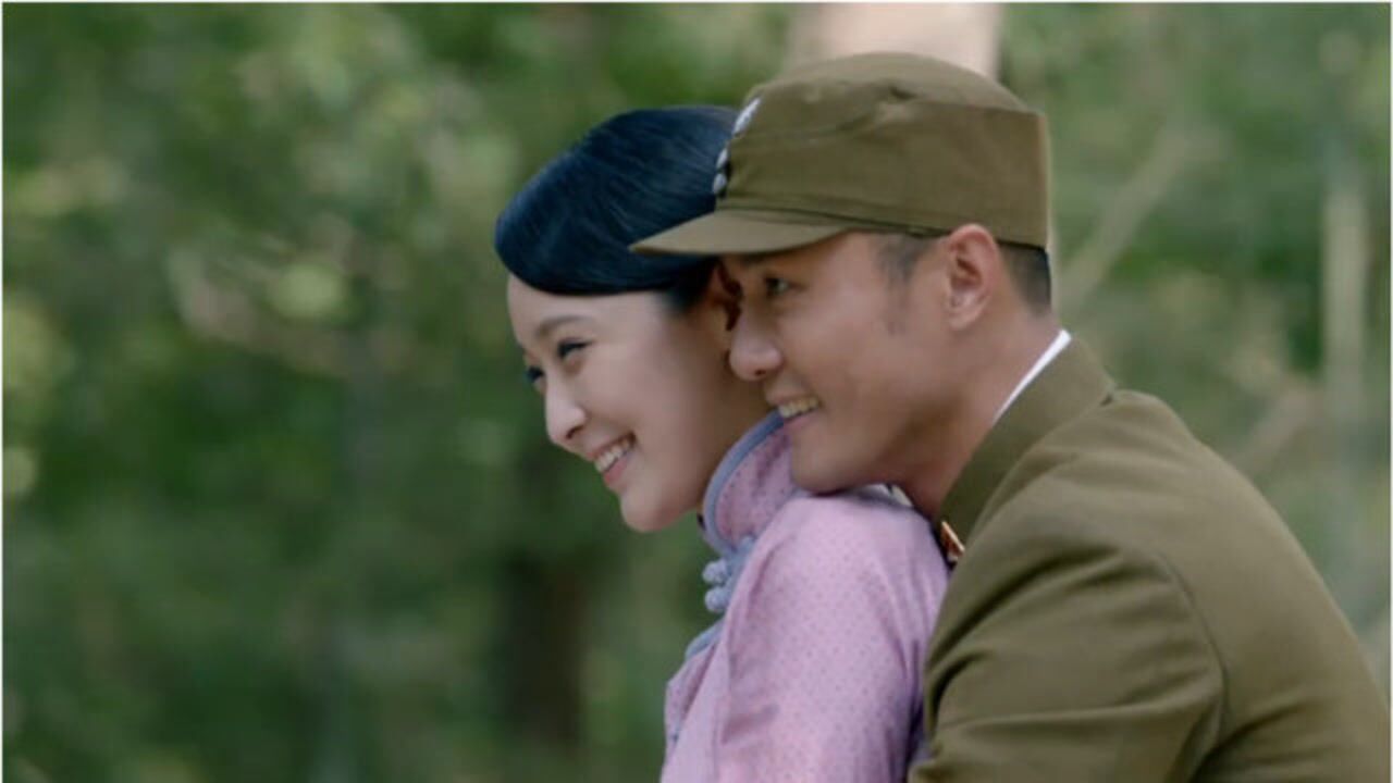 速看《铁血军魂》第23集:瑞年淑娟成功走在一起,瑞年心中很是幸福