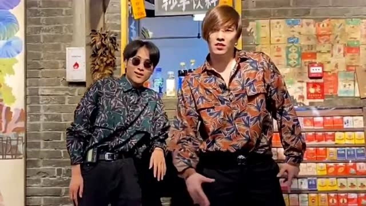 60后蹦迪vs70后蹦迪,果然经典就是经典,是摇花手不能超越的!