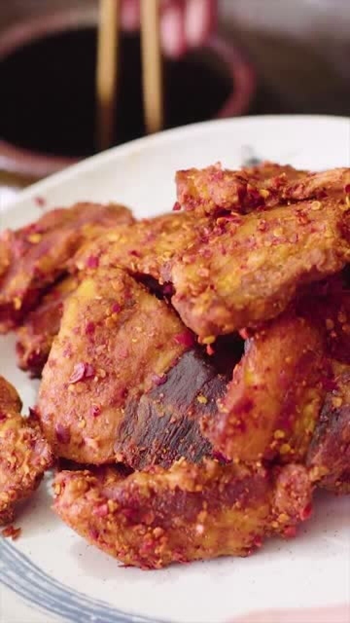 湖南特色风味扎肉,好吃肥而不腻,看得我口水都出来了