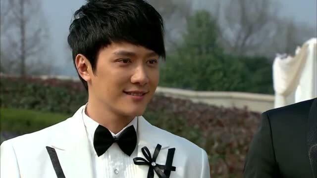 佳期如梦:冯绍峰和未婚妻大婚,扔出捧花,赵丽颖争先抢后想要!