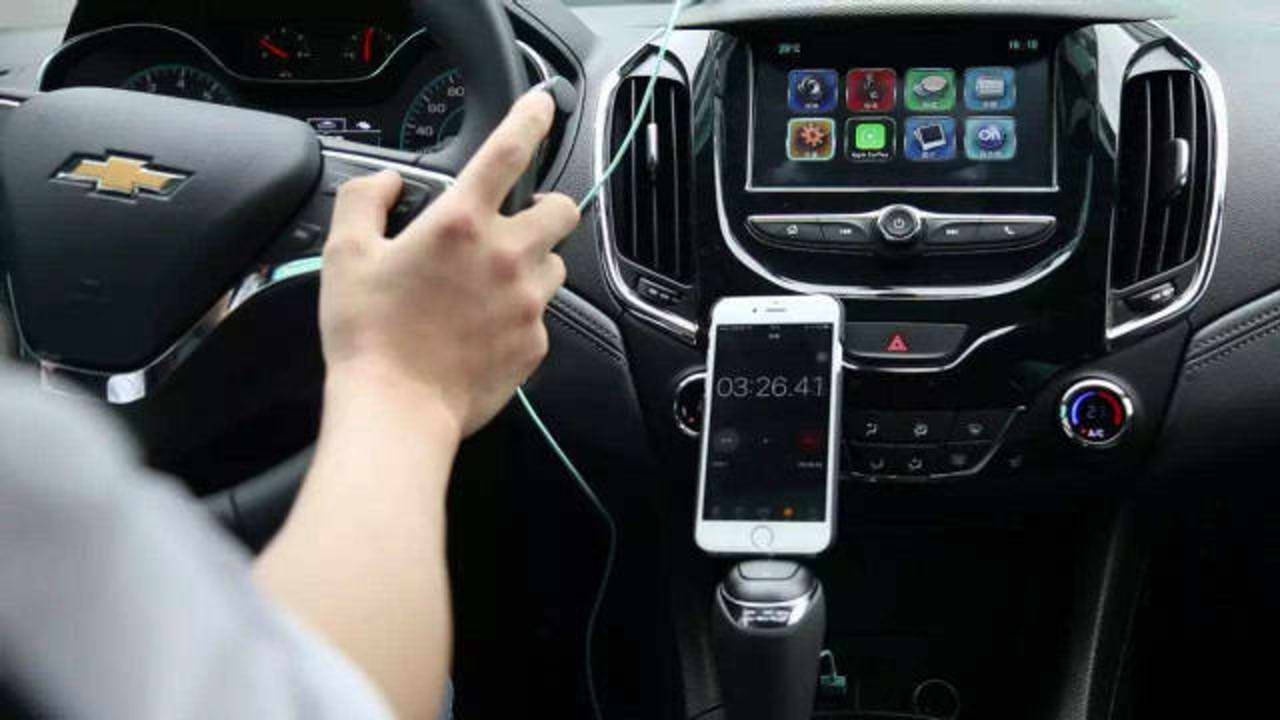 开车使用手机导航也算违章?听听交警怎么说