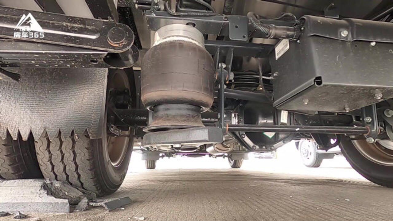 依维柯欧胜,空气悬挂房车专用底盘,减震气囊,是怎么工作的?