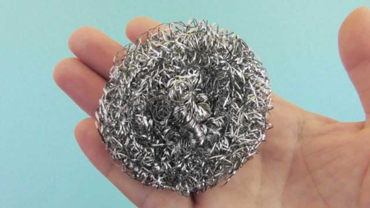 废旧钢丝球不要扔放在卫生间里一年省下不少钱快回家找出来