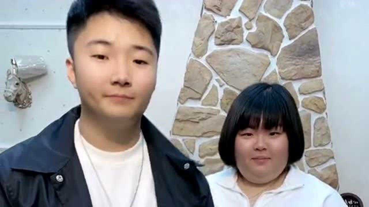 白小白跟大萌在一起 ,还真是有点夫妻像,两人不是夫妻让人感到可惜!