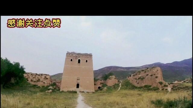 明长城东起鸭绿江,西至嘉峪关,蜿蜒六千佘公里,是世界上的一个奇迹.