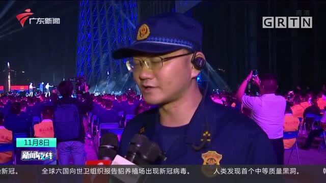 广州标志性建筑“亮灯”致敬广东消防人