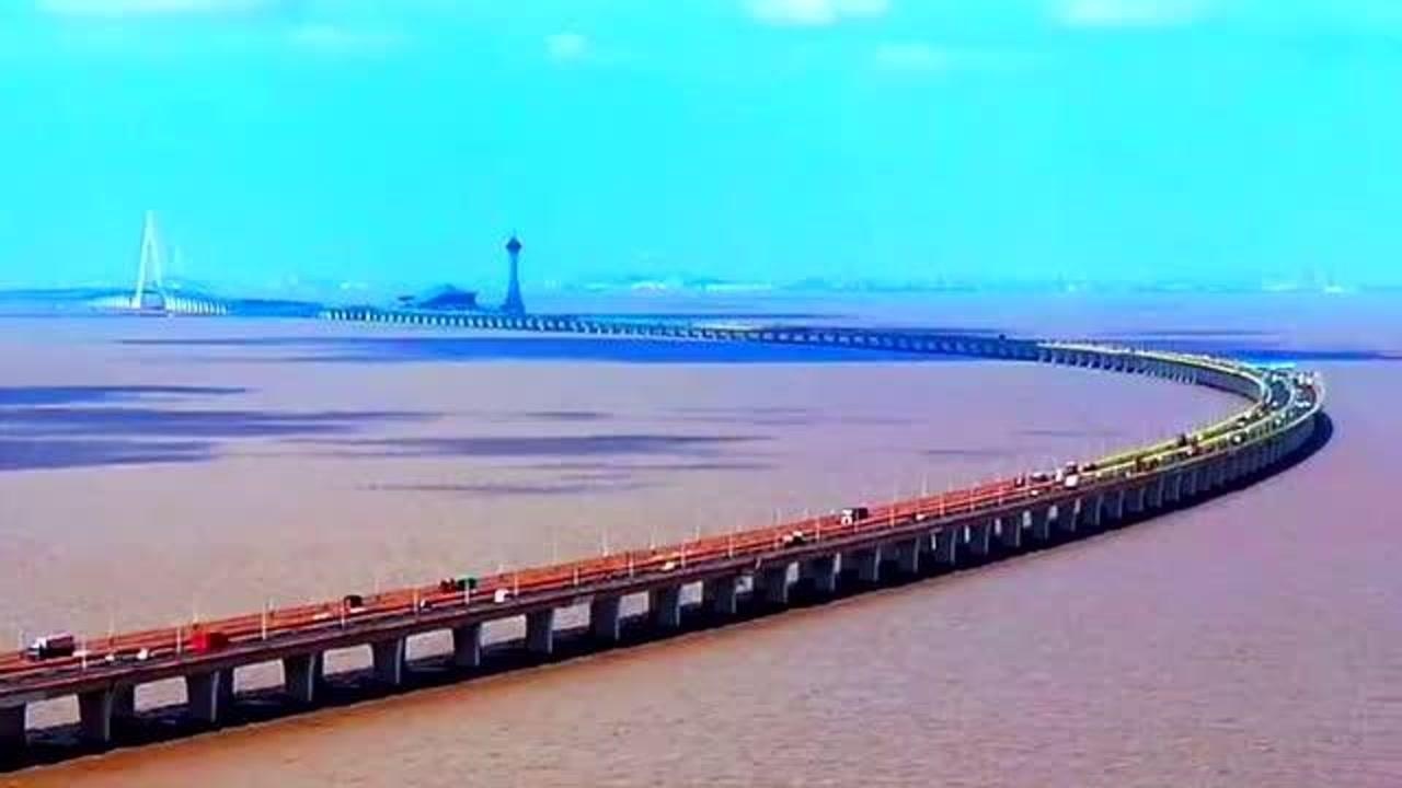 杭州湾跨海大桥,每五公里换一种护栏的颜色,设计师很浪漫