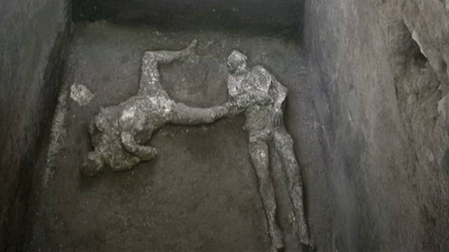 庞贝古城出土2000年前人类遗骸 或为避难主仆