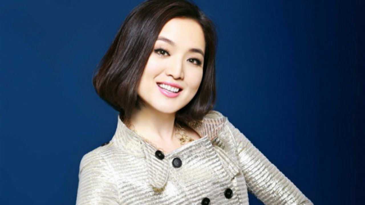 白雪演唱《我不想说再见》,经典的温柔歌声,诉说那逝去的回忆!