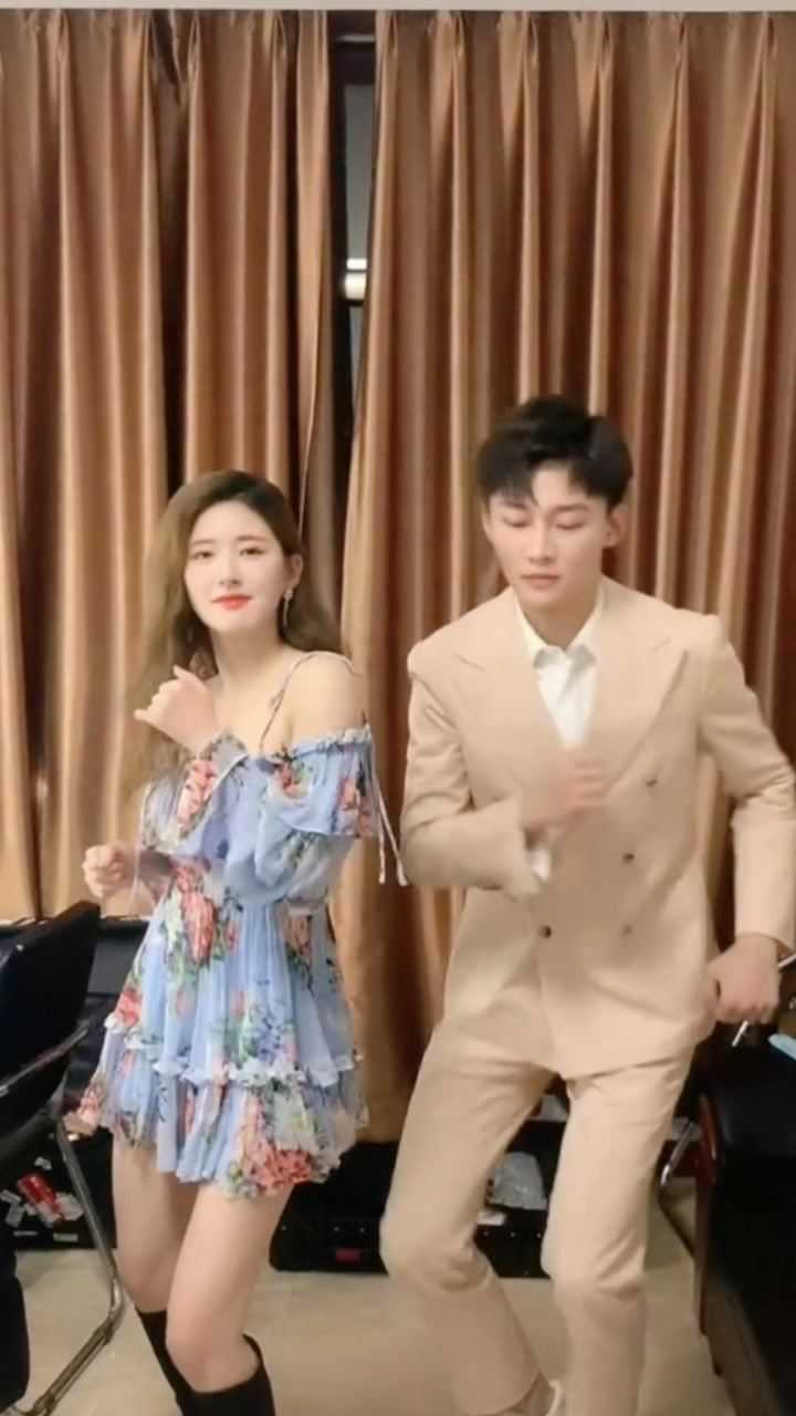 刘怡潼和赵露思同框!这对cp我先磕了