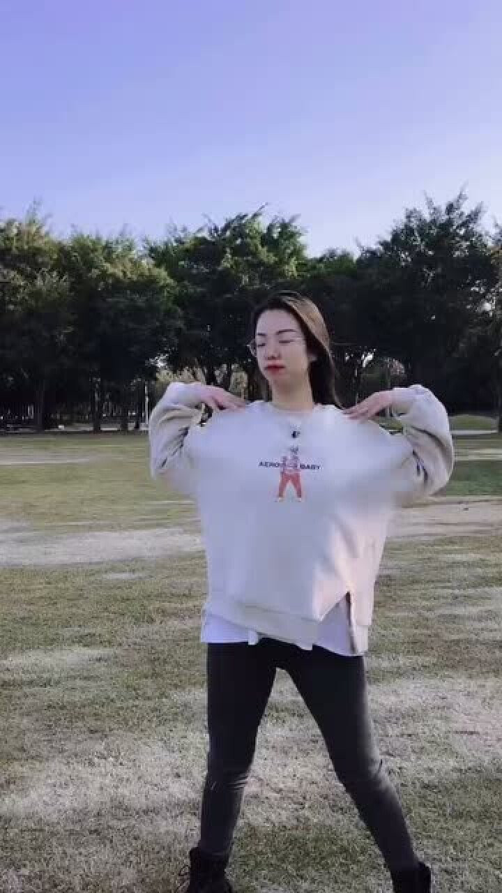 准备,摸腿下,甩头起