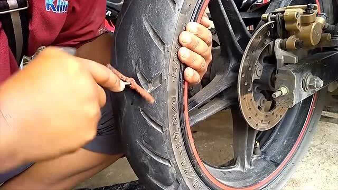 摩托车真空胎正确的补胎方法你知道吗这样的补胎方式简单高效
