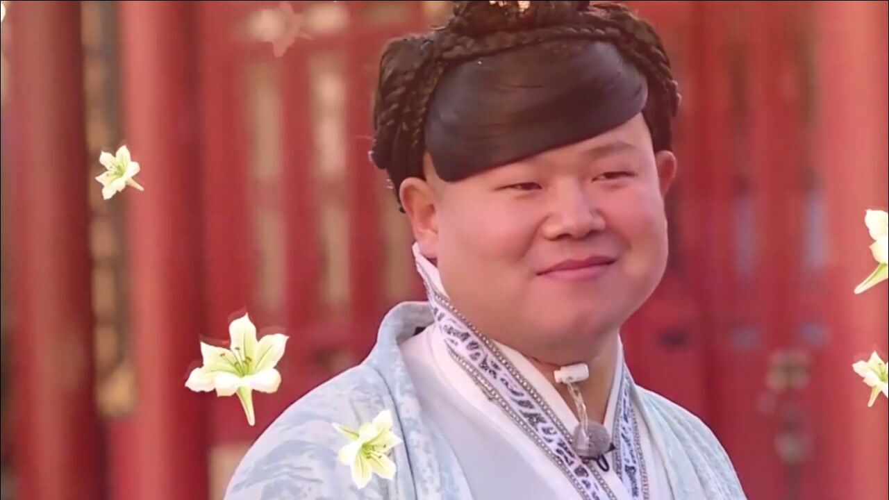 德云天团辣眼反串:岳云鹏上演回眸一笑百媚生,于大爷反串女人!