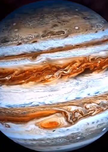 木星是一个气态行星,没有固体的表面,带你看看木星上面的气旋风暴!