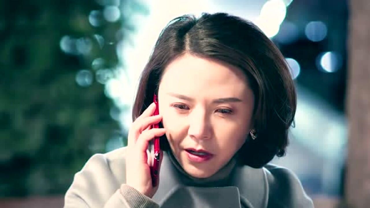 一碗面卖50块女老板就只尝了一口直接打电话叫人把店里坐满了