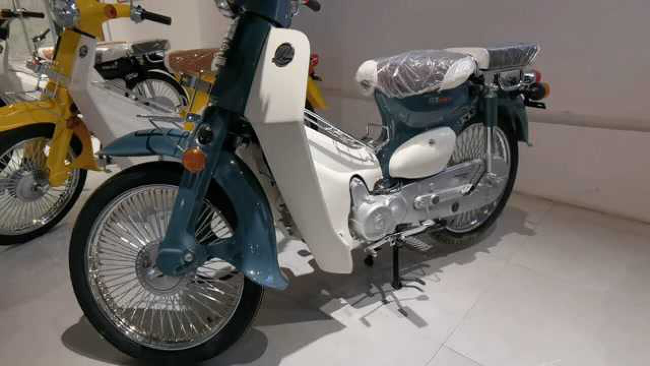 嘉陵coco复古弯梁摩托车不到6000元的售价你能接受吗