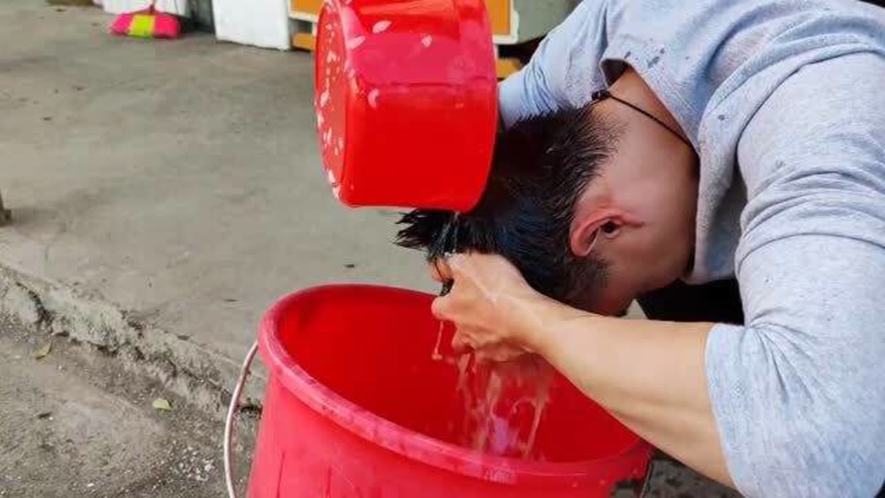 秋冬季头屑多每到这个季节都会用茶麸洗头奶奶教的小秘方