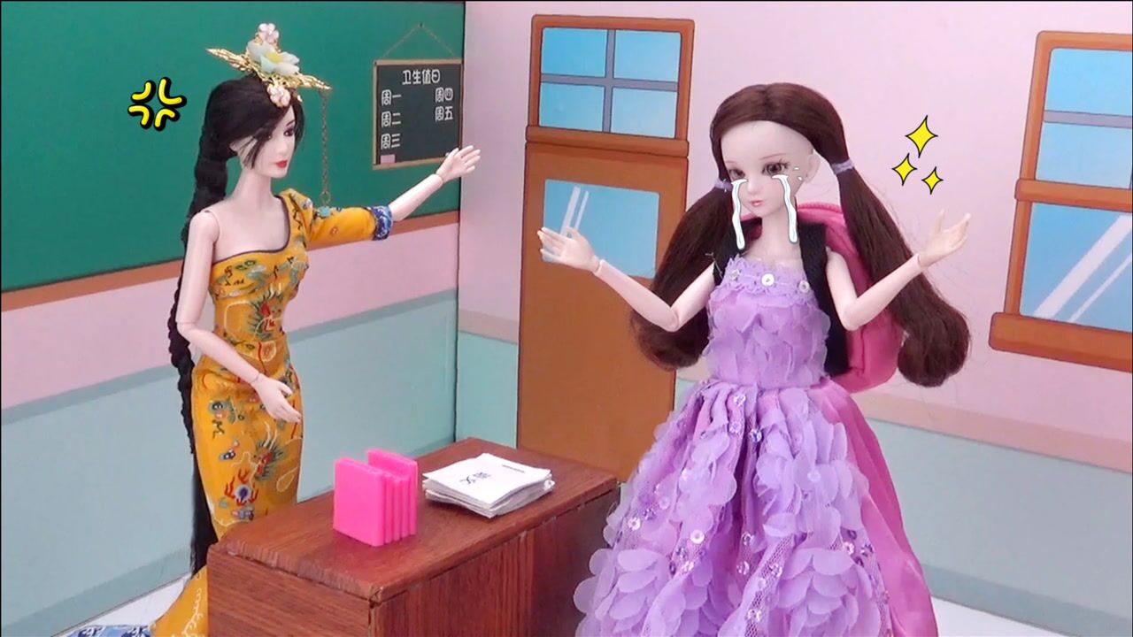 叶罗丽上学剧 文茜穿礼服裙上学得意洋洋,刚进教室就被罚站