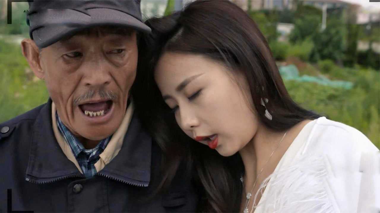 爆笑采访名场面,妹爷被美女轮番表白,有钱人的快乐你体会不到!