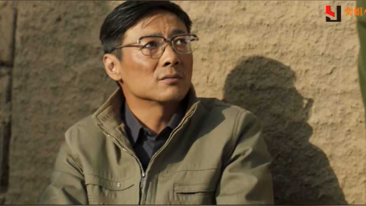 山海情白校长为了孩子学知识上门授课这样的校长却被挨打免职