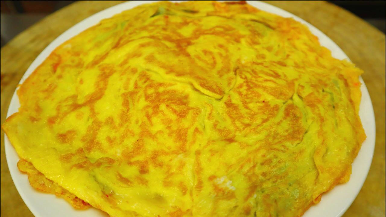 河南人最爱吃的家常菜鸡蛋焖粉皮大厨做出来味道就是不一般