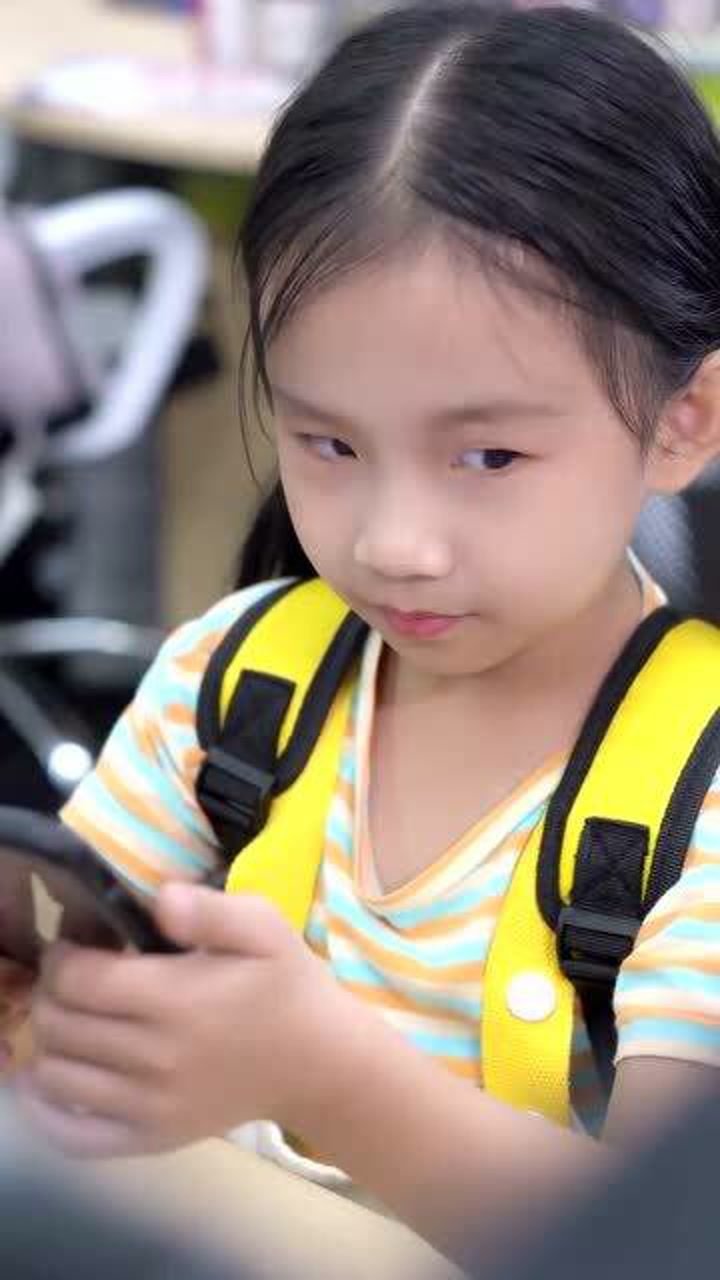 霸气的匆公子在女儿面前一点脾气没有