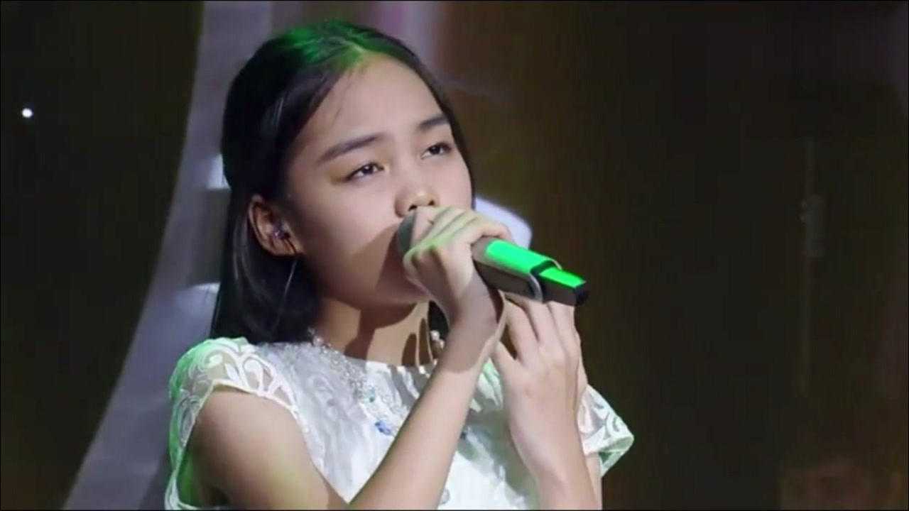 汤晶锦又火了长大后翻唱海阔天空比天亮了更震撼