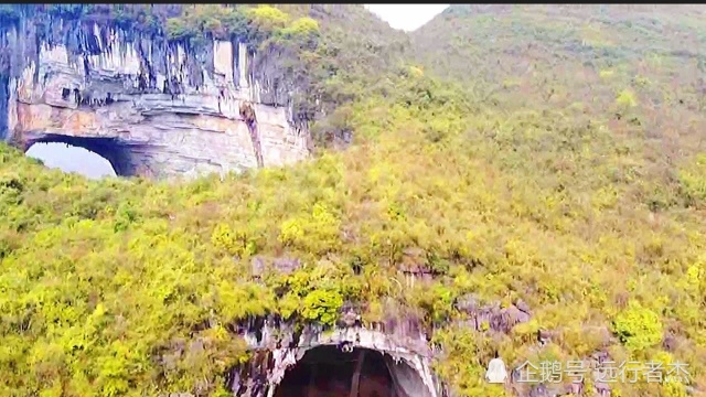 湖南这个山太奇特了,两洞中空像月亮,故取名月岩