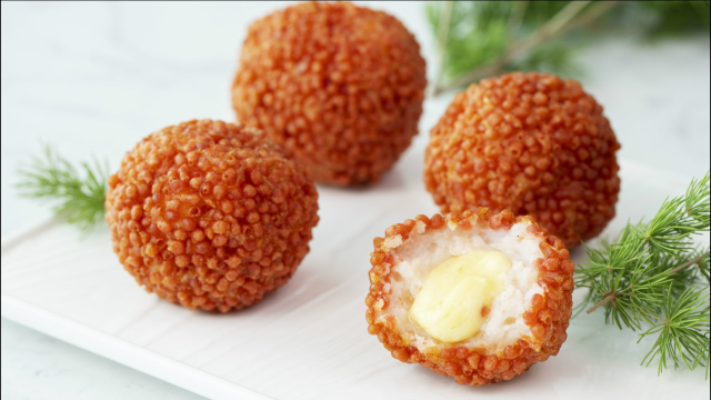 这道皮酥香脆的「荔枝芝士虾球」简直是神仙美食