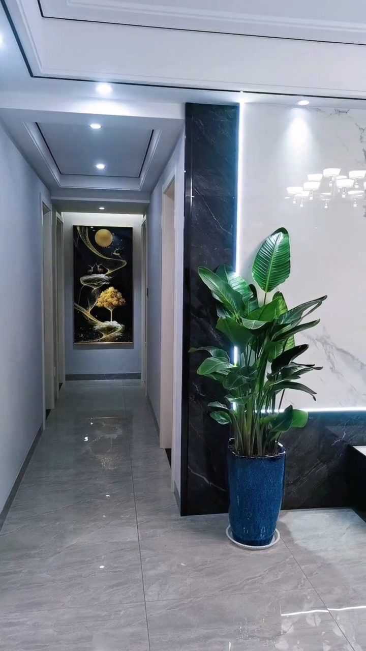 切记,不要做钛金条双眼皮吊顶,否则