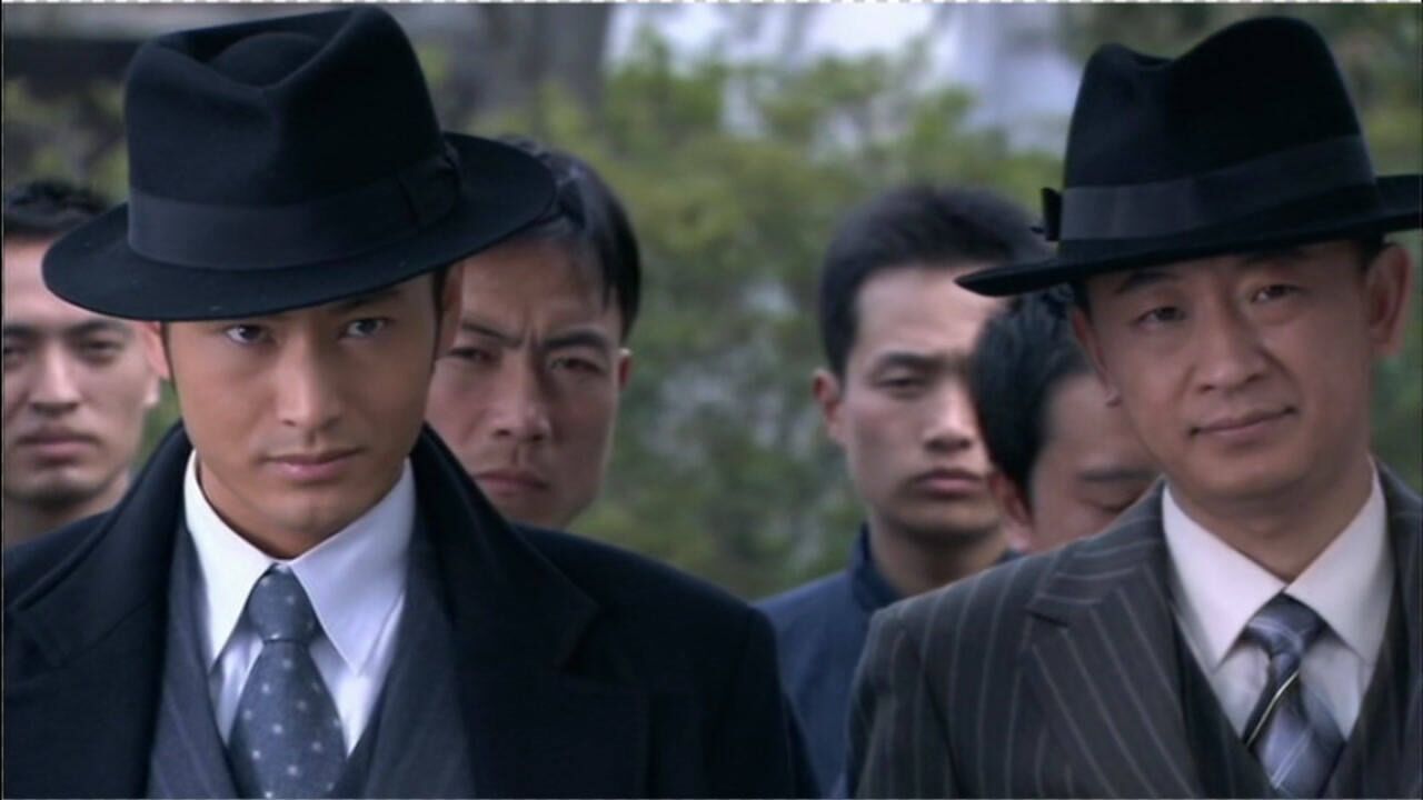 新上海滩:陈家纱厂要倒闭,冯敬尧顺势收购,哪知许文强不答应了