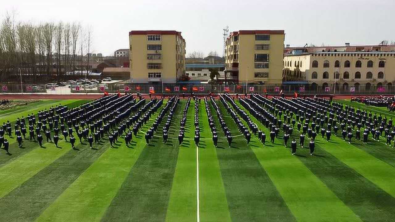 2021鹿邑三高春运会运动员入场