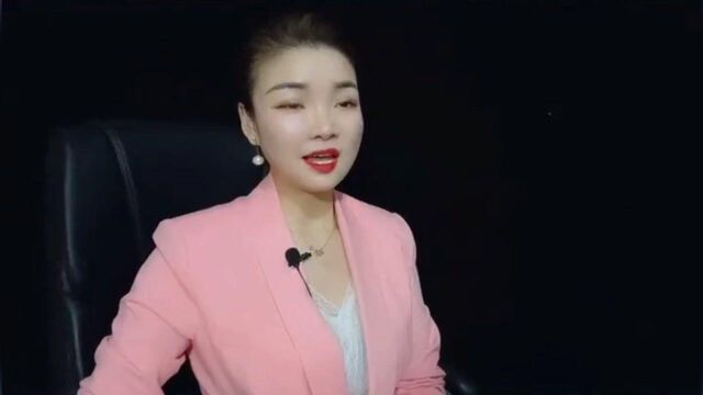 夫妻办完离婚手续走出民政局后互发短信,回顾过去的点滴有空真的要多陪家人