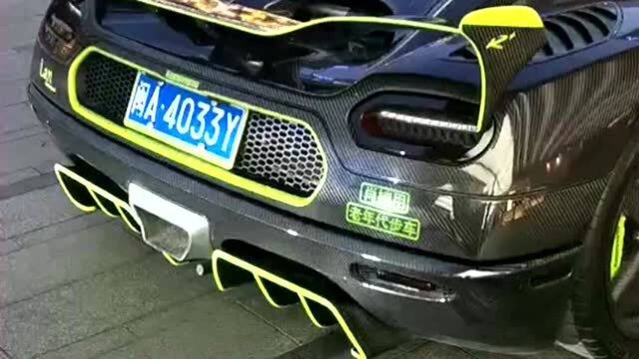 千万柯尼塞格幽冥超跑,带女友太古里消费,肖楠老年代步车专用!