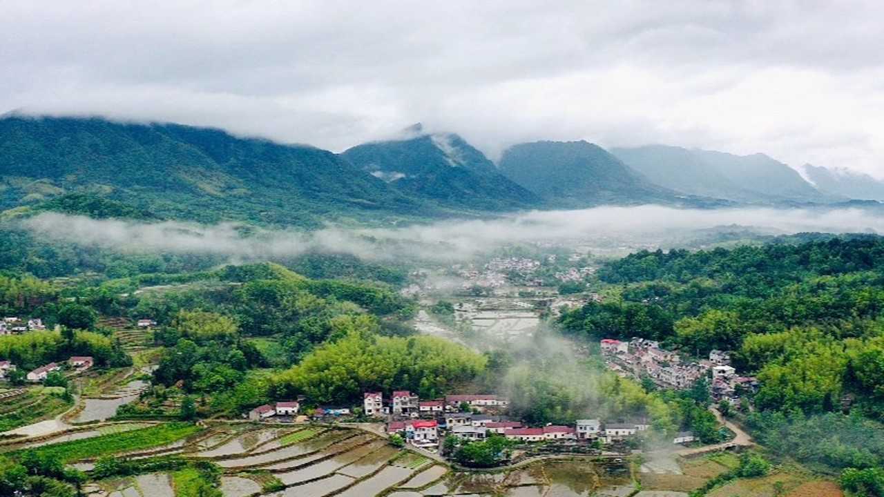 皖南旌德縣鄰近黃山,風景非常優美,因無高速公路出口而被快被攝影人