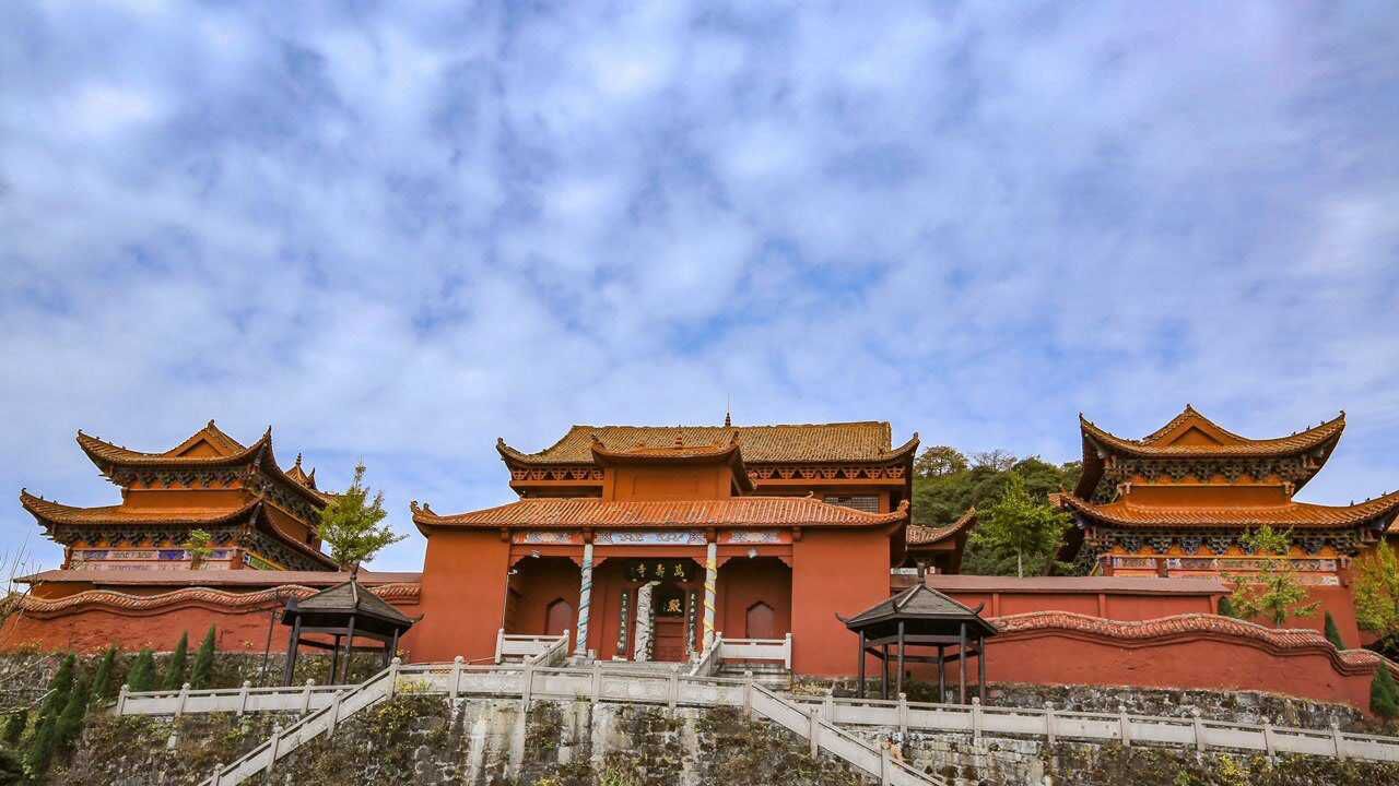 湖南修在悬崖上的寺庙,永州阳明山万寿寺,七祖活佛有求必应
