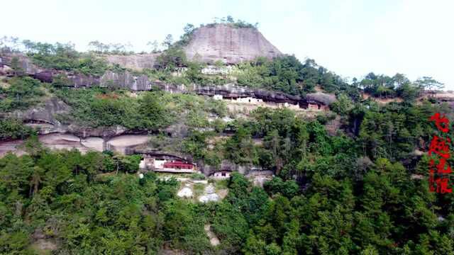 广西容县都峤山宝盖岩美景,山体巍峨挺拔,气象万千